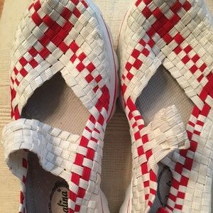 Italina woven wht/red Mary Jane 6.5